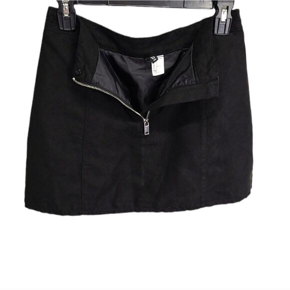 H&M Devided Black Mini Skirt Size 6‎ - Picture 3 of 7